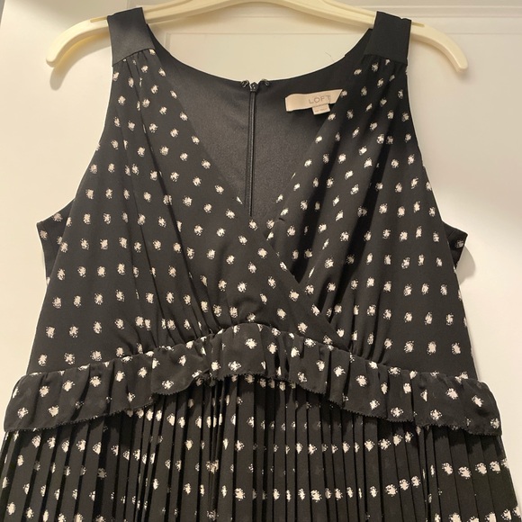LOFT Sleeveless Dress Size 6P Black White Fringed Waist Pleated Sheer Babydoll - Picture 2 of 11